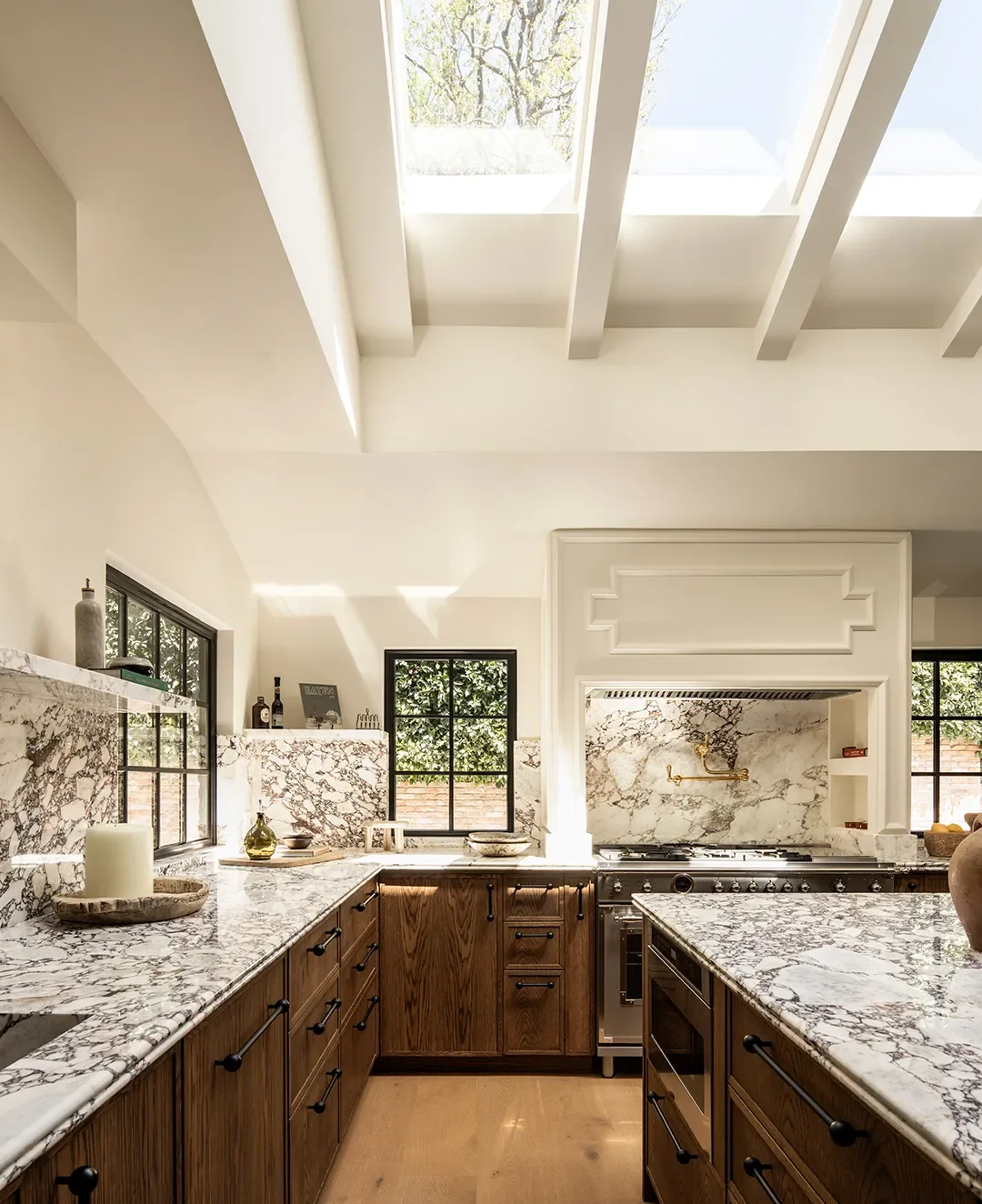 Top Interior Designers Reveal the Kitchen Countertop Material Defining 2026