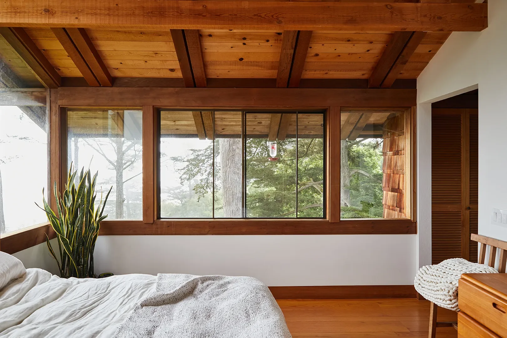 A Cedar-Shake Retreat From the '70s, Reimagined Among Northern California's Towering Redwoods