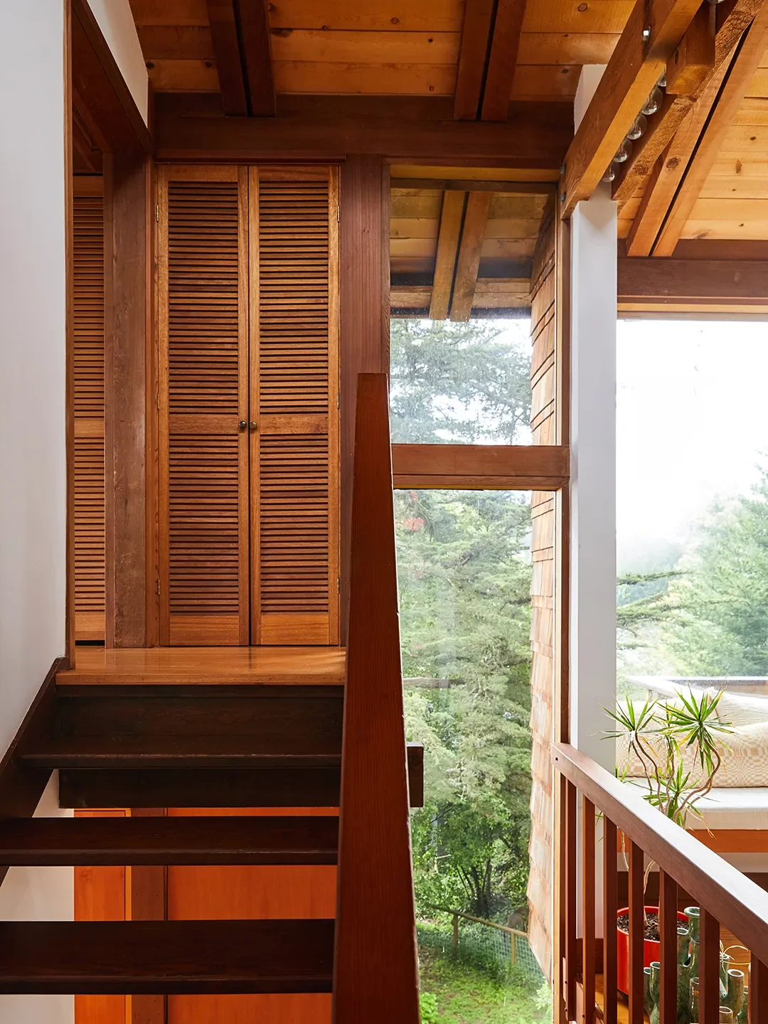 A Cedar-Shake Retreat From the '70s, Reimagined Among Northern California's Towering Redwoods