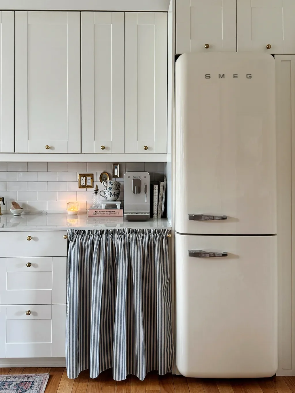 Skip the Panel-Ready Dishwasher—This 5-Minute Curtain Hack Does the Trick