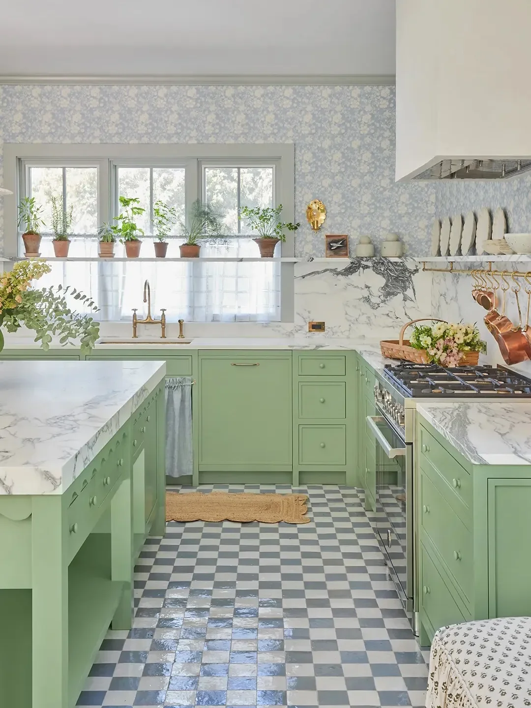 Why Nate Berkus Is Obsessed With the Unfitted, English-Country Kitchen—and Bringing It Home