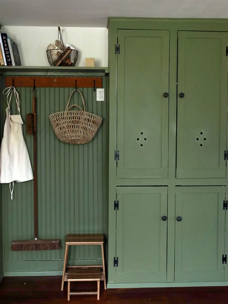 Why Nate Berkus Is Obsessed With the Unfitted, English-Country Kitchen—and Bringing It Home