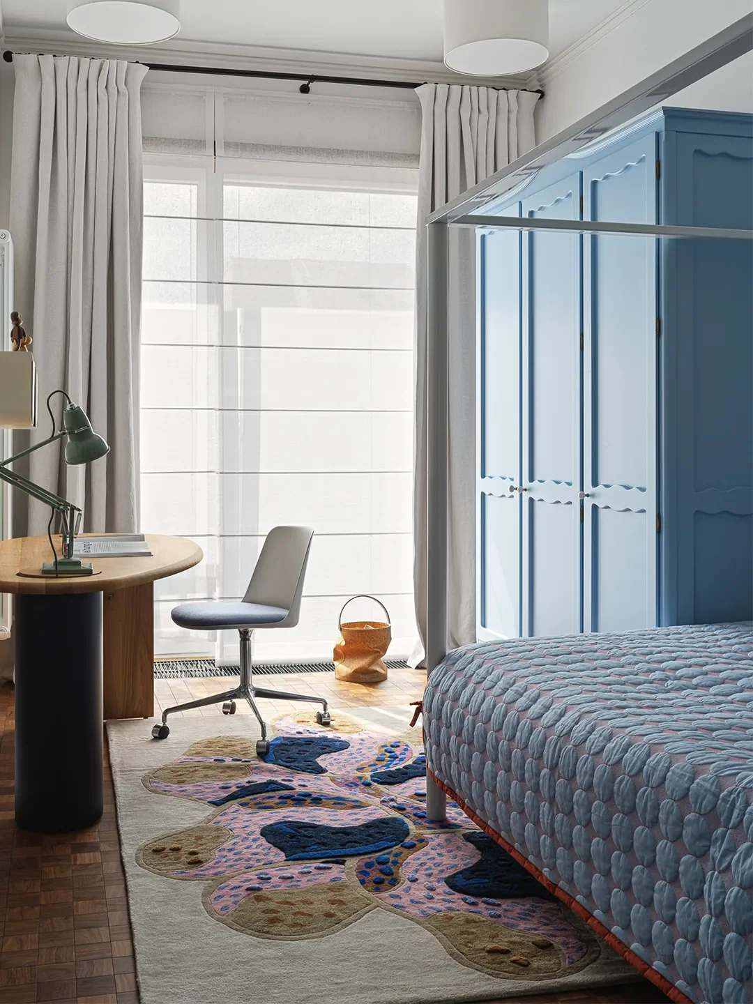 A Platform Kitchen and Fearless Color Transform This Kazakhstan Apartment Into a Warm, Artful Retreat