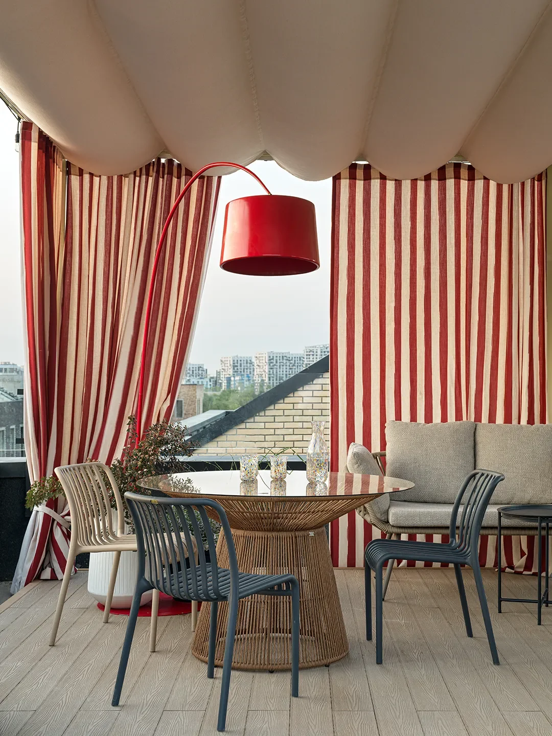 A Platform Kitchen and Fearless Color Transform This Kazakhstan Apartment Into a Warm, Artful Retreat