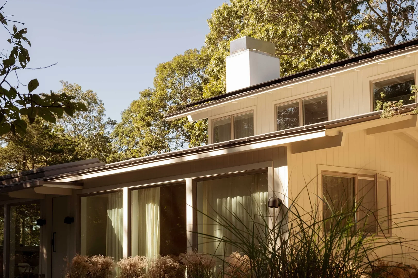 Luminous, Diffused Light Steals the Show in This Serene East Hampton Retreat