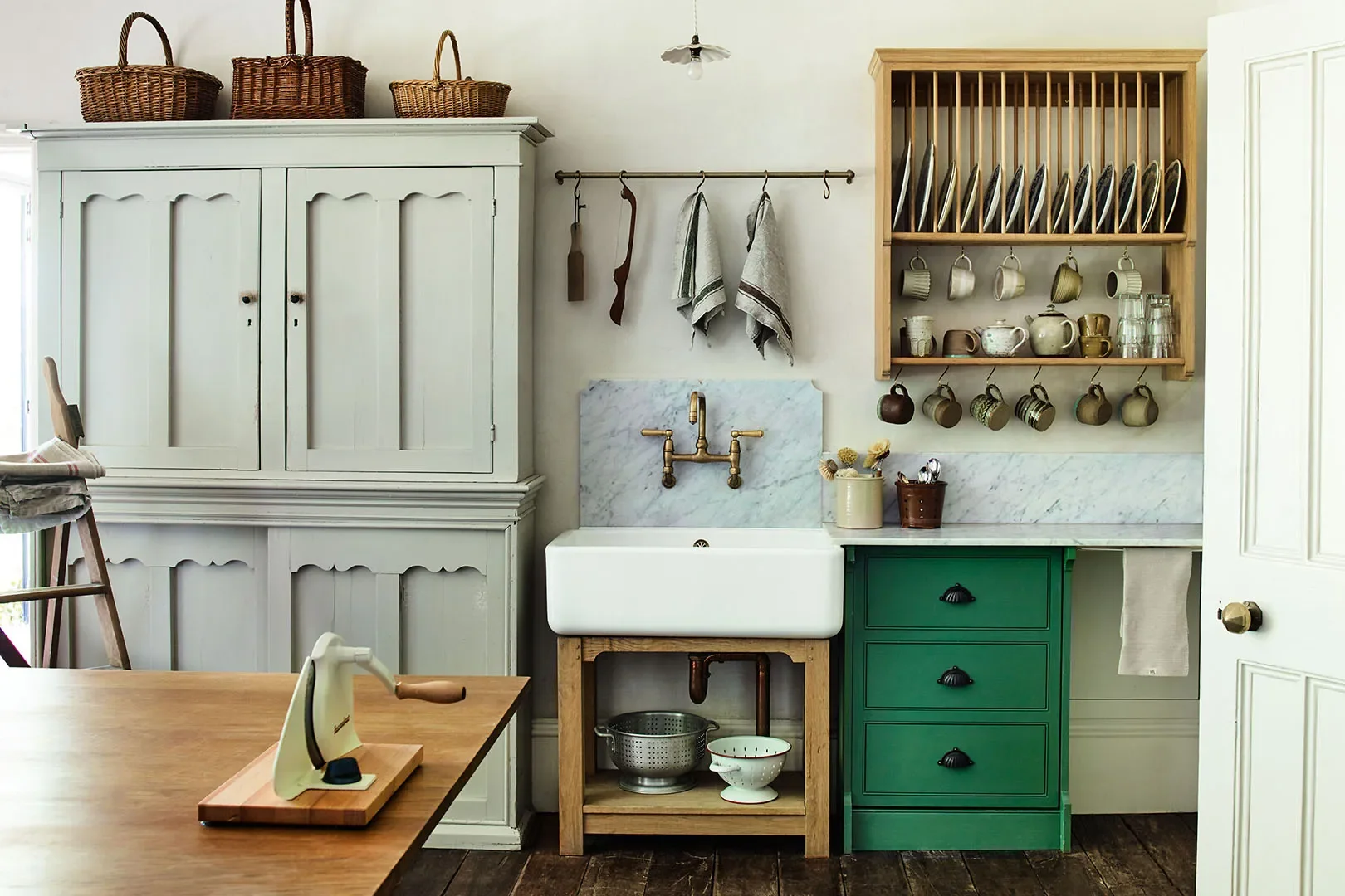 Why Freestanding Furniture Could Be the Kitchen Upgrade You Didn't Know You Needed
