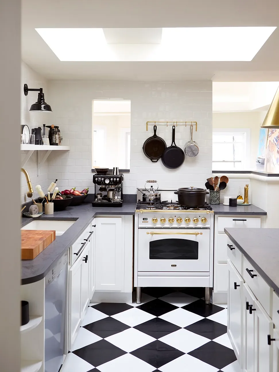 The Pass-Through Window Is Back—and Designers Are Reinventing It for Modern Homes