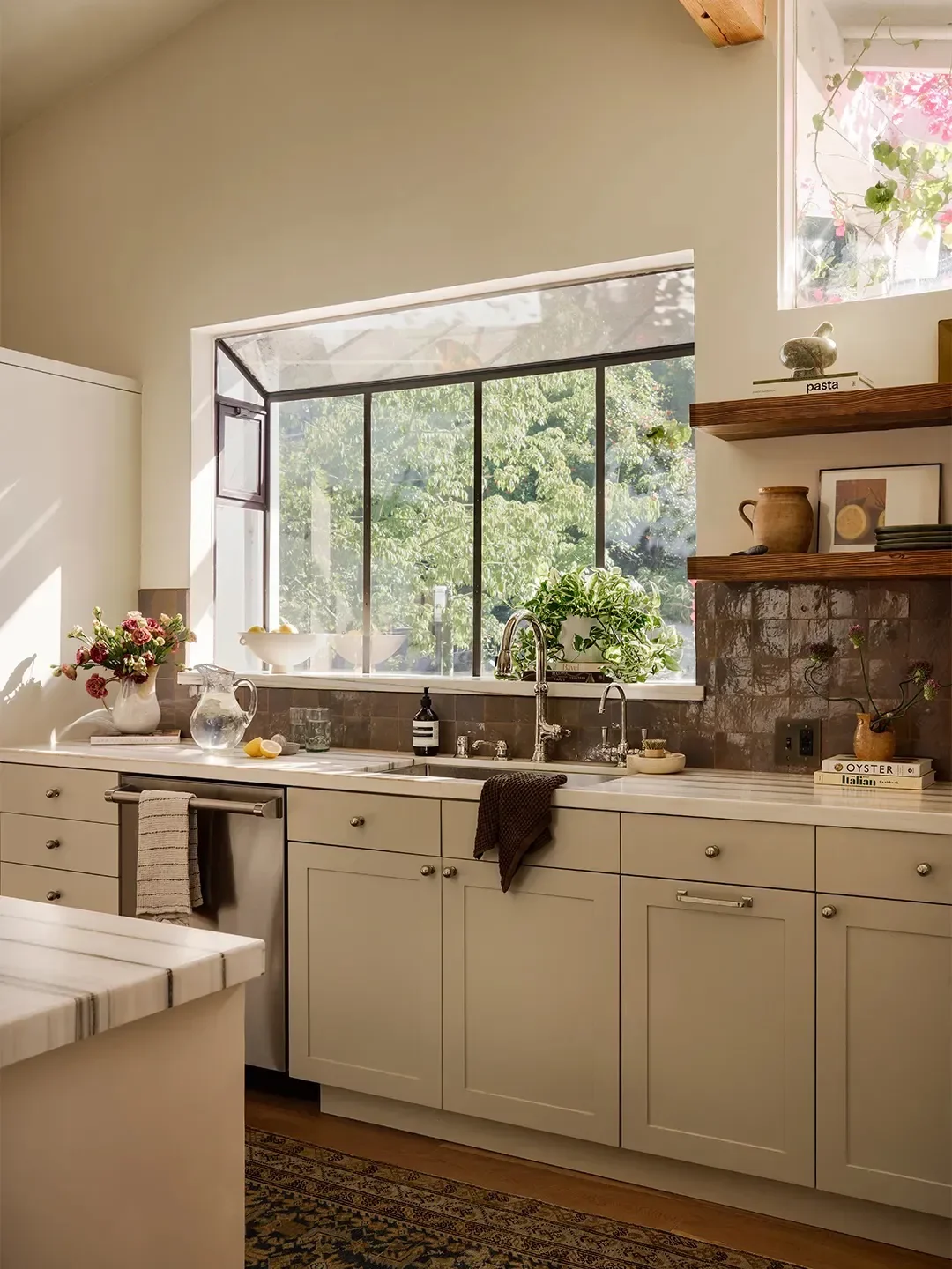 20 Designers Share the Kitchen Cabinet Color That Will Define 2026