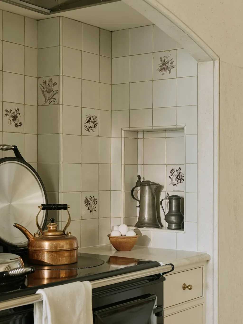 After Hundreds of Kitchen Designs, These Are the Stealthiest Storage Moves We Rely On