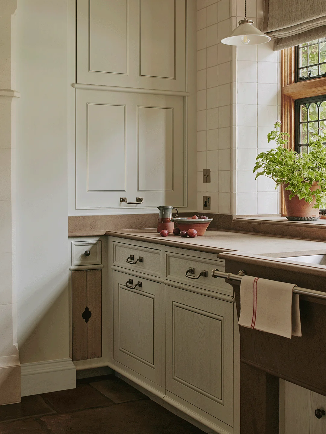 After Hundreds of Kitchen Designs, These Are the Stealthiest Storage Moves We Rely On