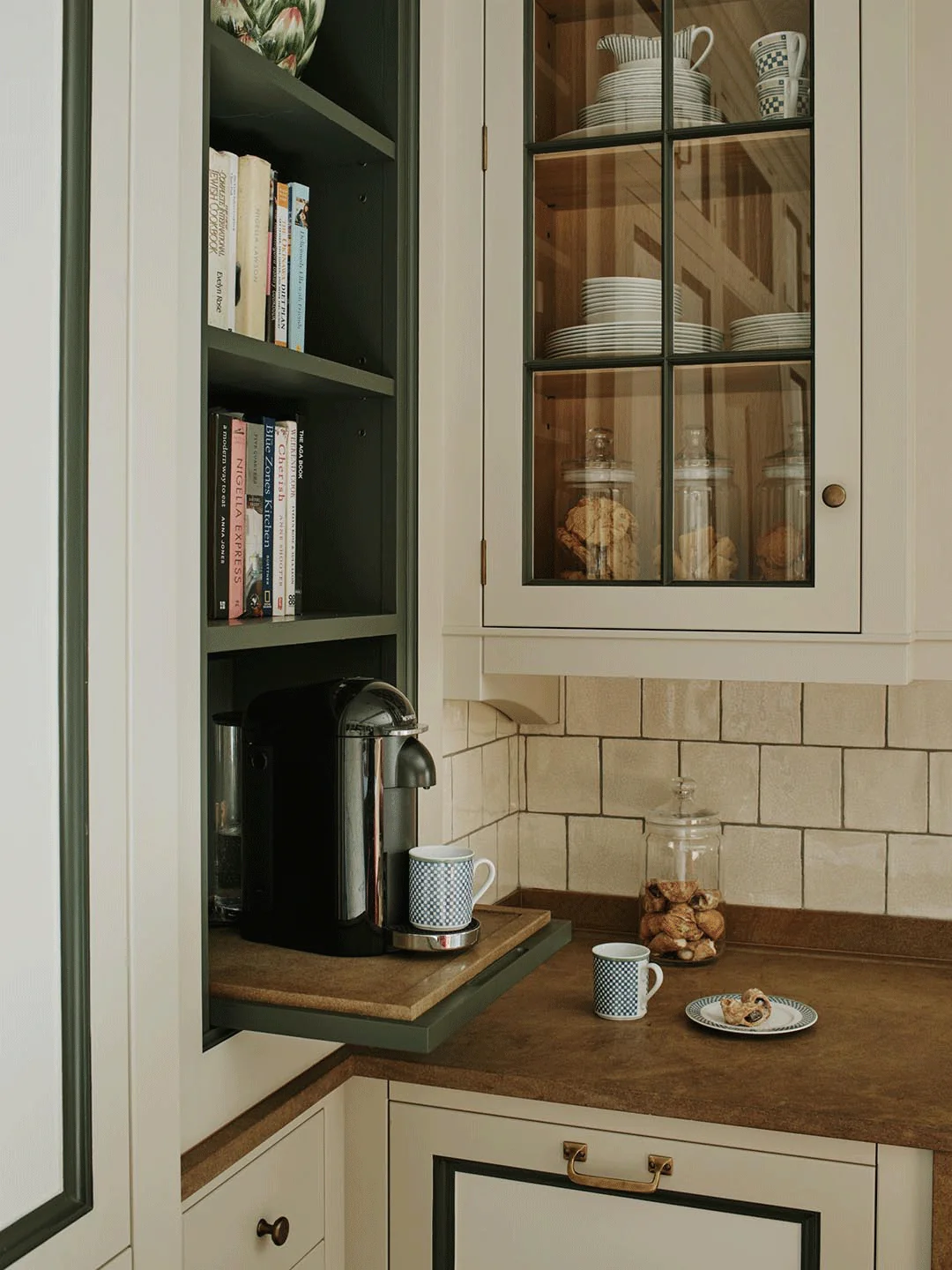 After Hundreds of Kitchen Designs, These Are the Stealthiest Storage Moves We Rely On