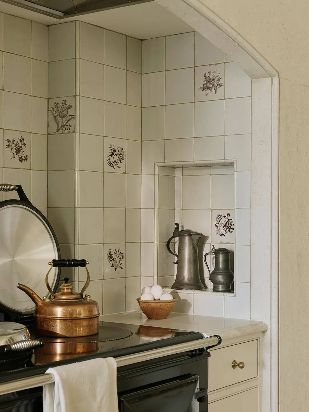 After Hundreds of Kitchen Designs, These Are the Stealthiest Storage Moves We Rely On